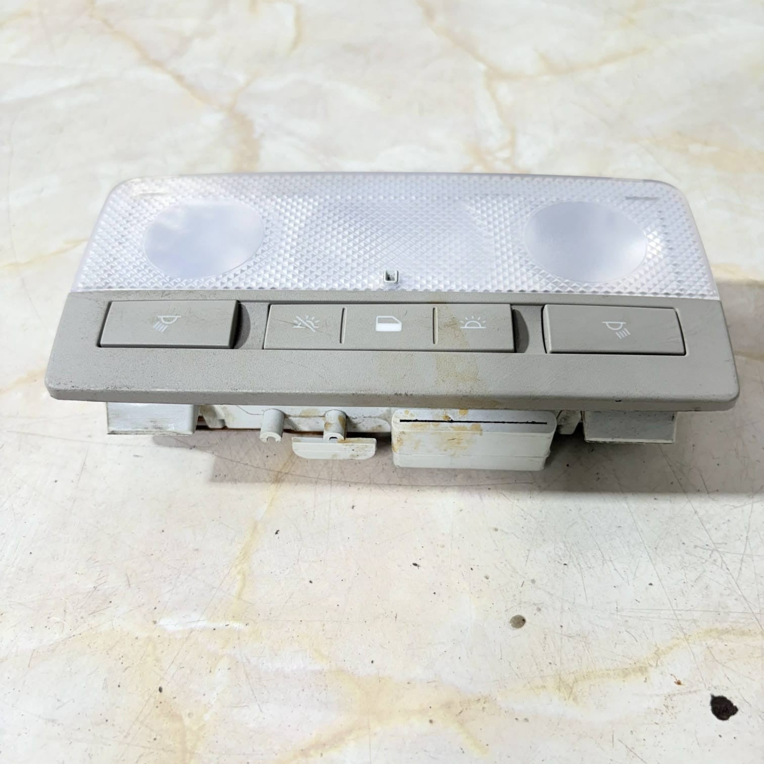 Vauxhall Astra J Front Interior Roof Light Courtesy 316627975 2010
