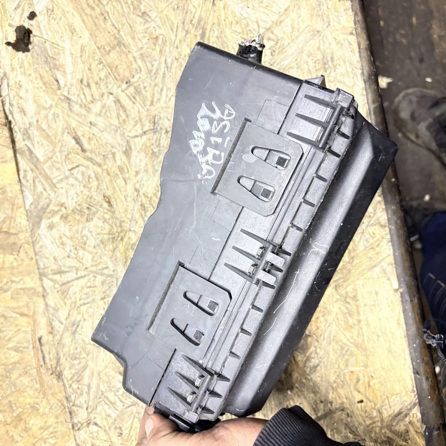 Security Box Central Electrics for Opel Astra J 13318783 1110033AB 2010