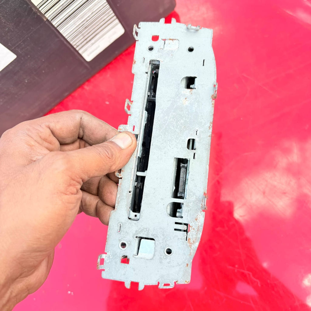 2012 FORD KA 2 RADIO + CD PLAYER-P/N: 7355375770