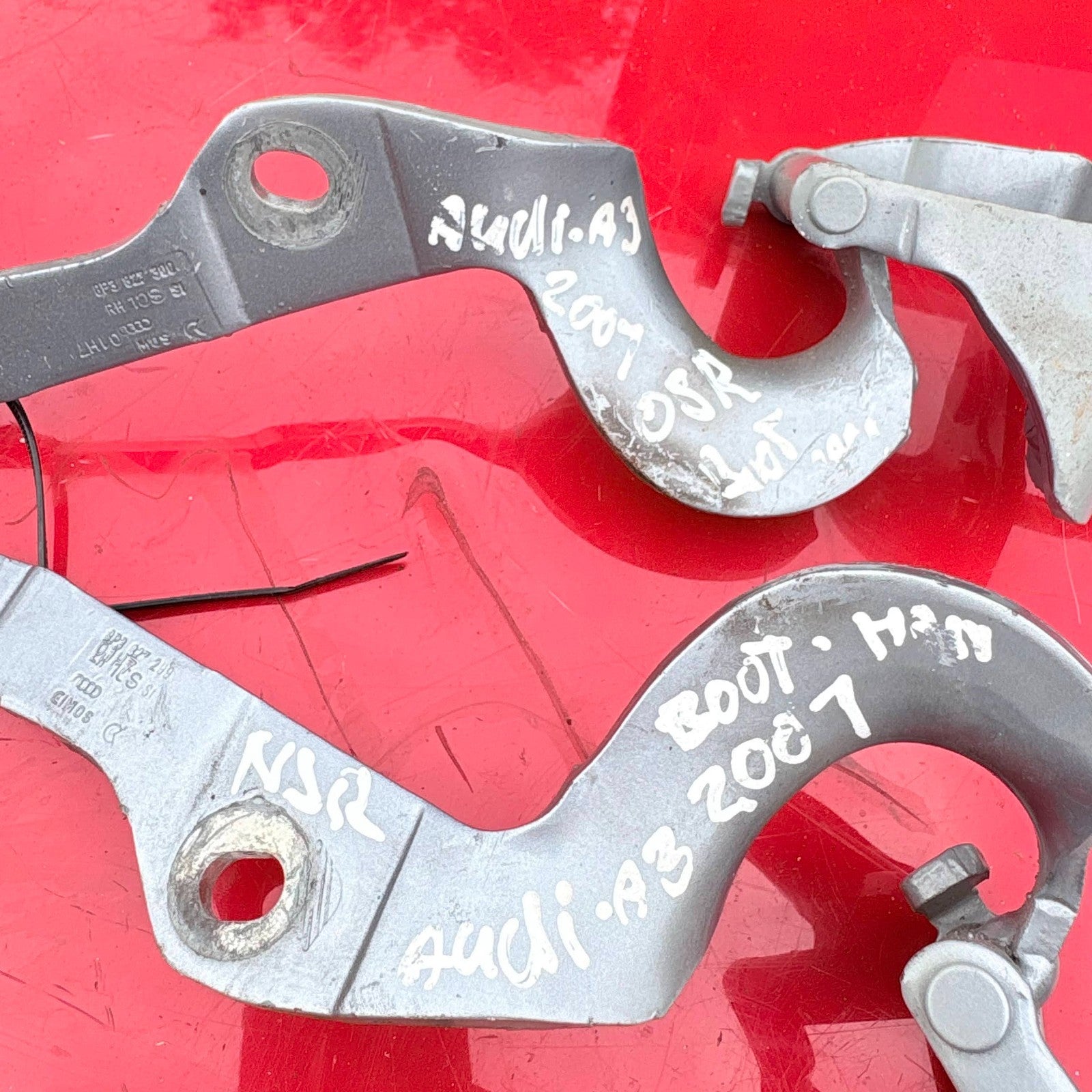 Audi A3 S3 8P 3 Door Hatchback RH Tailgate Boot Lid Hinge 8P3827300B 2004-2013