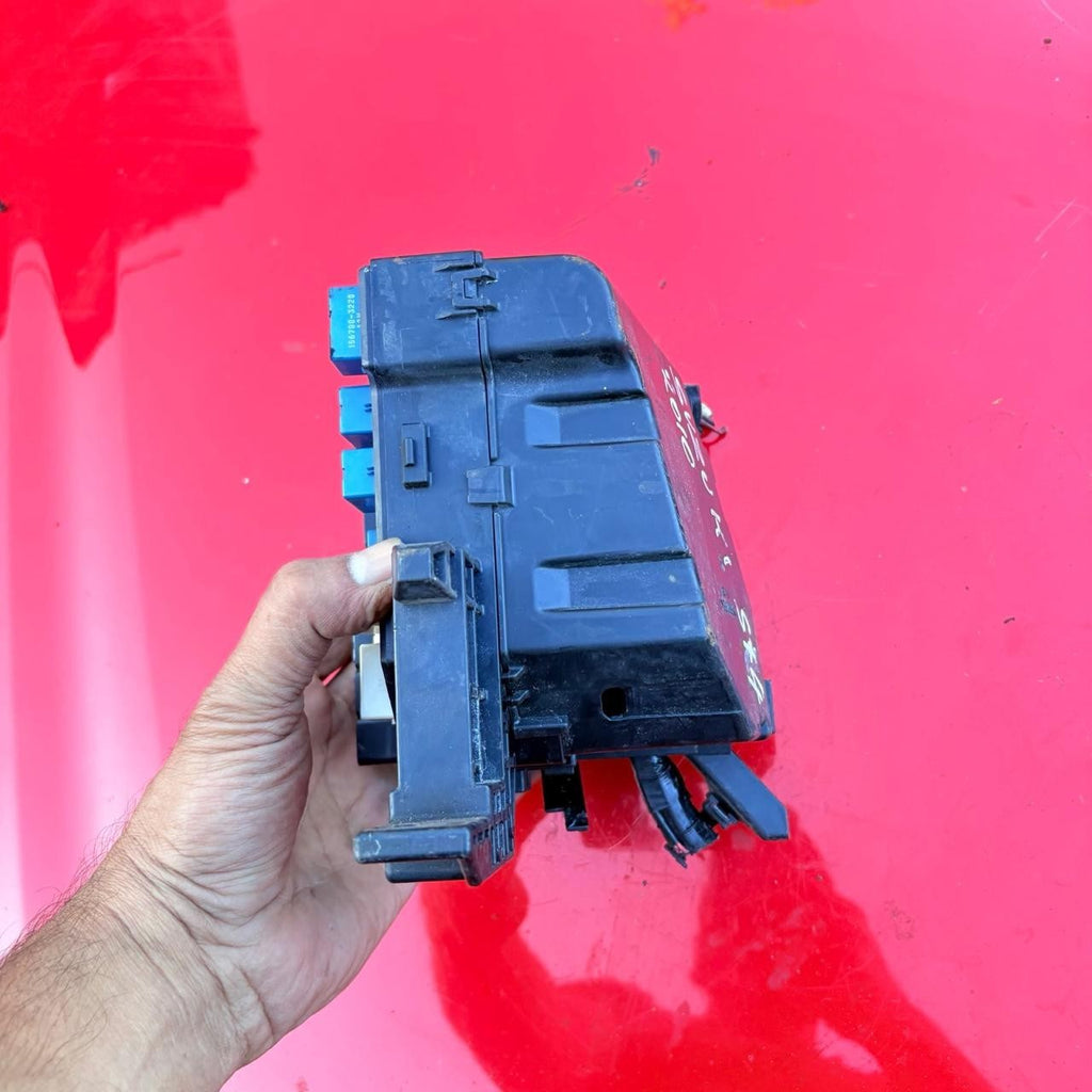 Suzuki SX4 Mk1 2010 Engine Bay Fuse Box Relay Junction Box Under Bonnet
