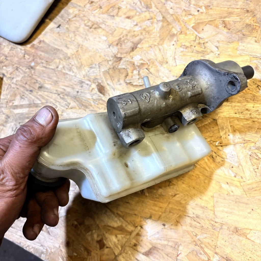 FORD KUGA BRAKE MASTER CYLINDER MK1 033508-91031