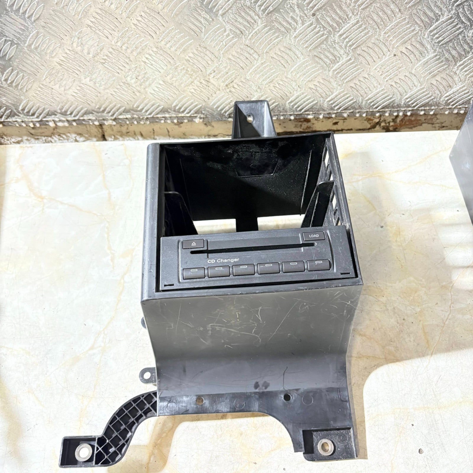 SKODA OCTAVIA 2004-12 STEREO CD PLAYER DISC CHANGER UNIT WITH HOLDER 1Z0035227A