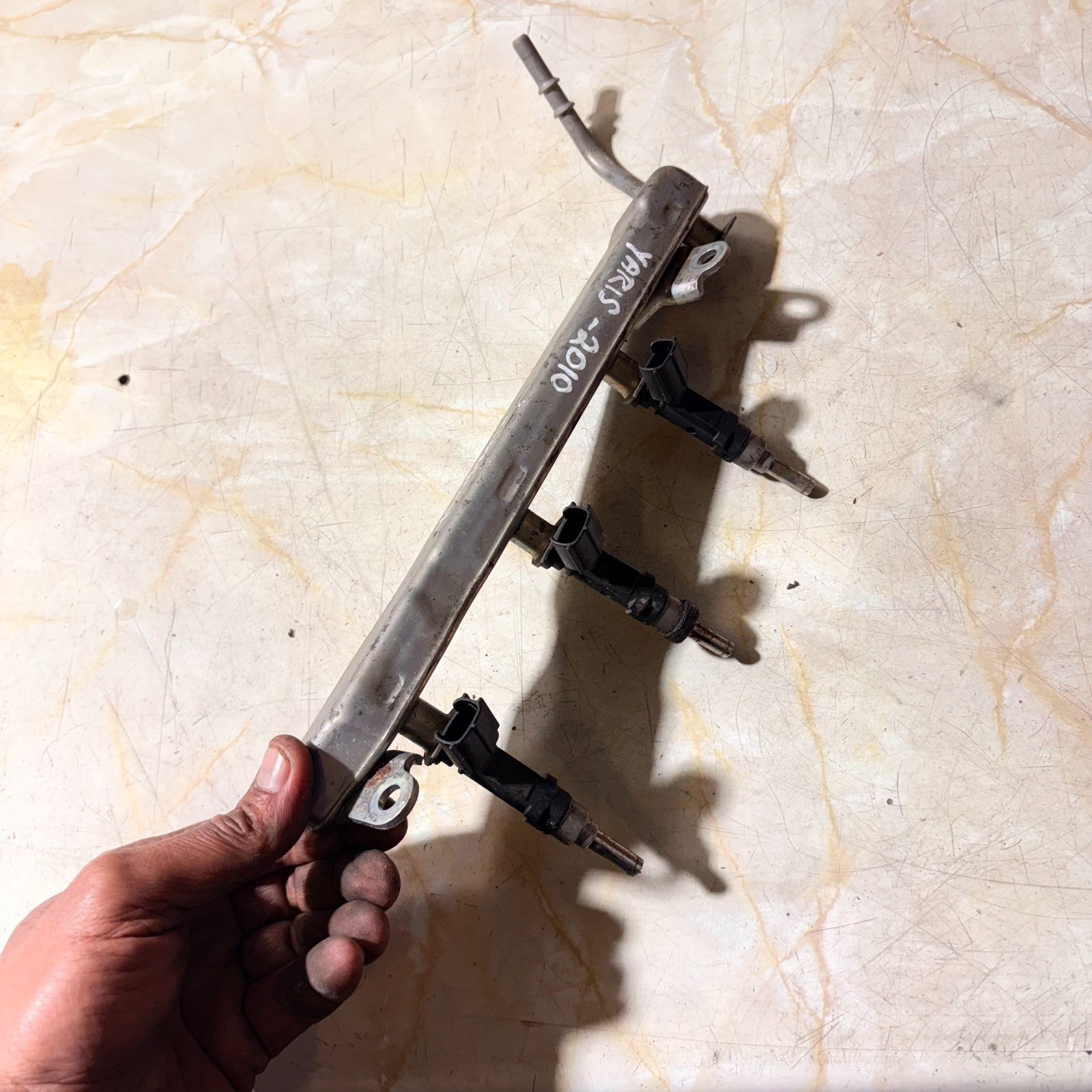 TOYOTA YARIS MK2 2006-2011 PETROL INJECTOR FUEL RAIL + INJECTORS