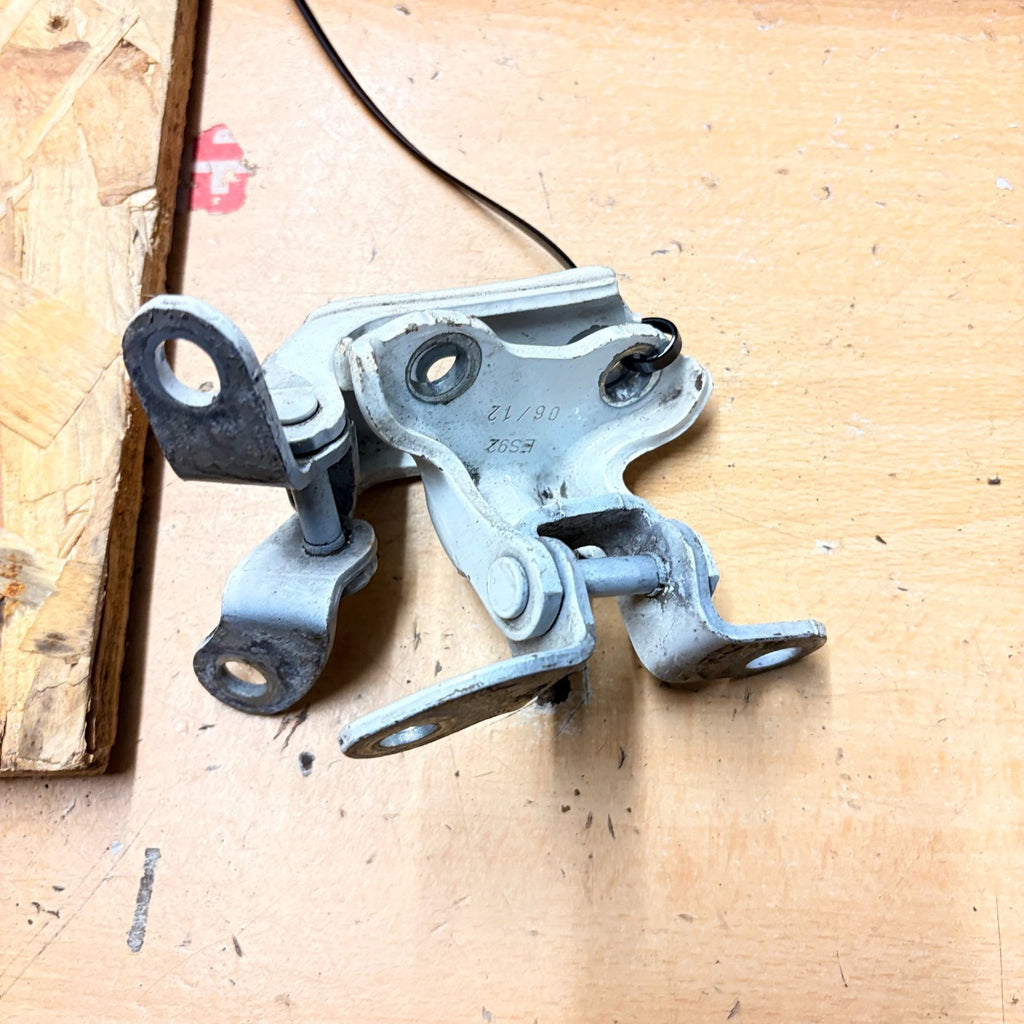 Door Hinges Top Bottom Driver Off Side Rear for Toyota Aygo 2012