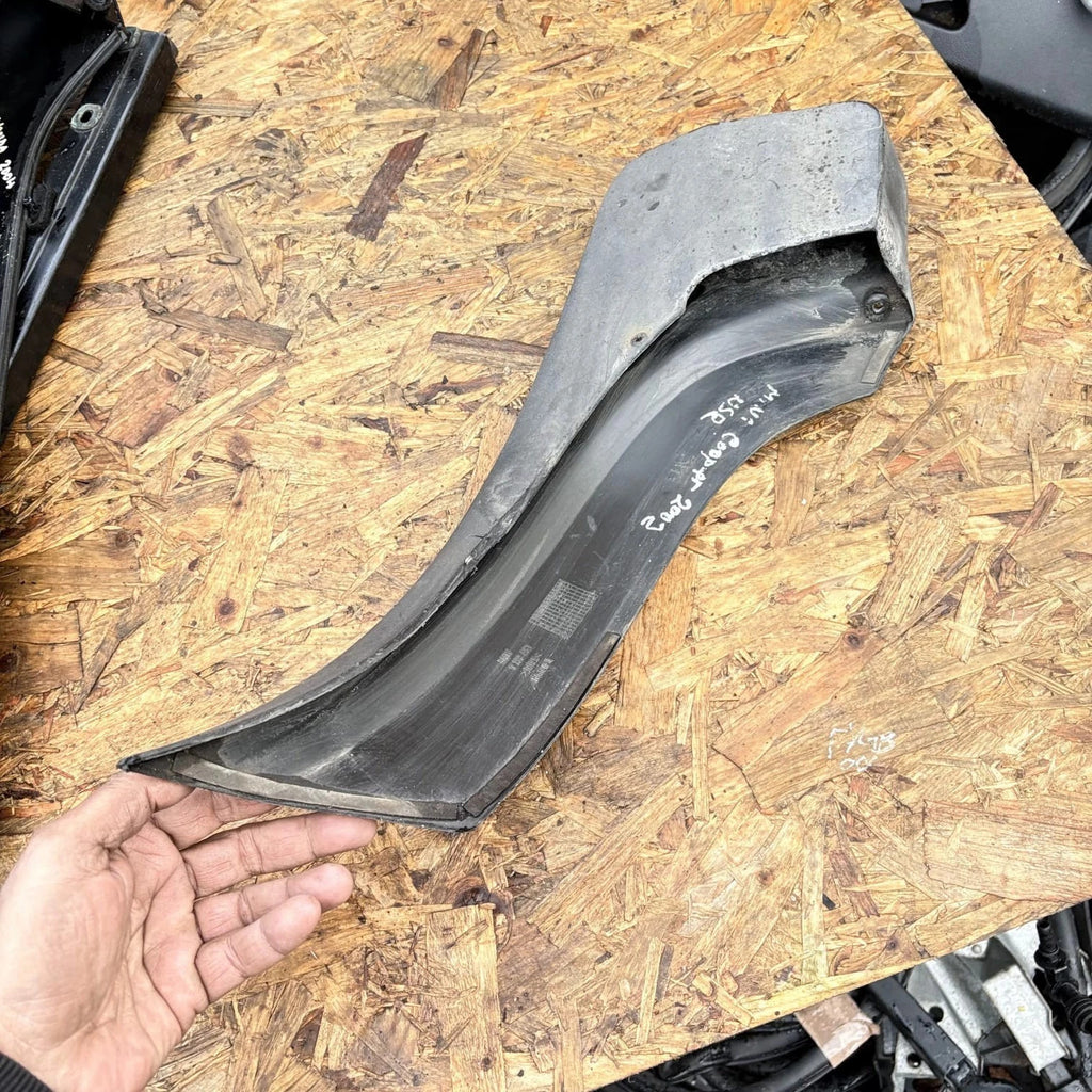MINI Passenger Rear Bumper Mud Guard For R50 - 0139451 2002