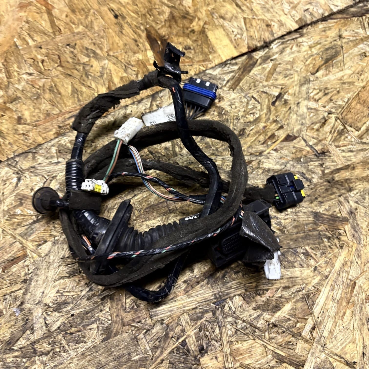 RENAULT Scenic MK2 03-09 Driver Rear Right Door Wiring Loom Cable 8200466049