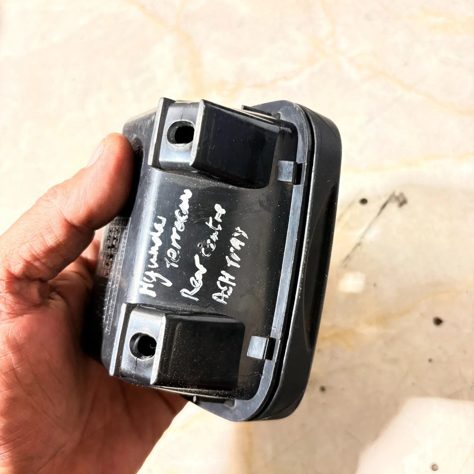 Hyundai Terracan Rear Centre ashtray A84634-H1600 (2001-2003)