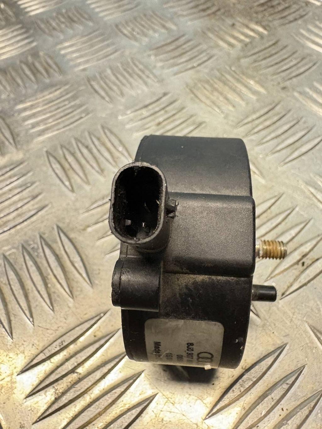 VOLKSWAGEN SCIROCCO 2010 ACTUATOR FOR IMPACT SOUND 8J0907601KKE