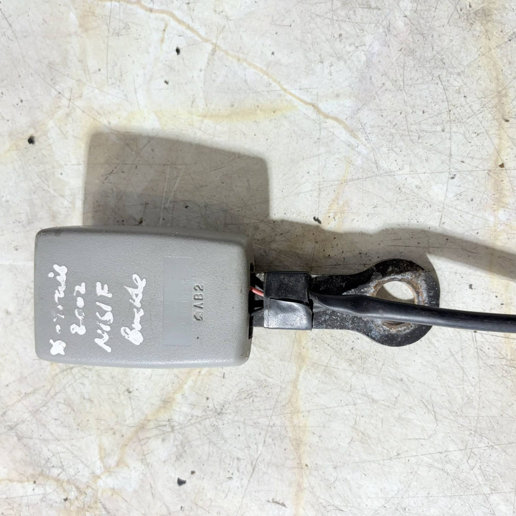 Driver Front & Passenger Front Seat Belt Buckles Nissan X Trail
