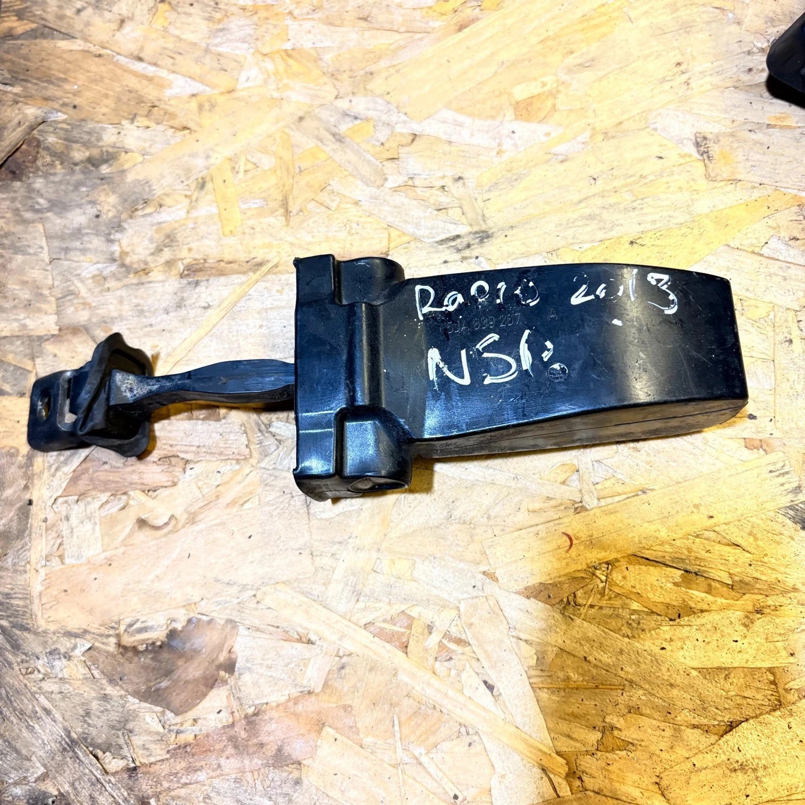 Skoda Rapid 2013 Door Check Strap Driver Rear Right Side 5JA839267