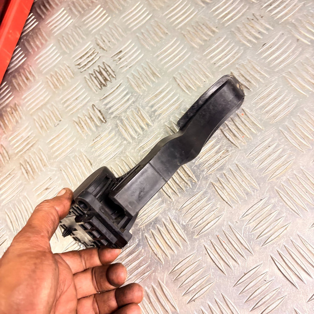2008 MERCEDES SPRINTER 906 ACCELERATOR THROTTLE PEDAL F00C 3E2430