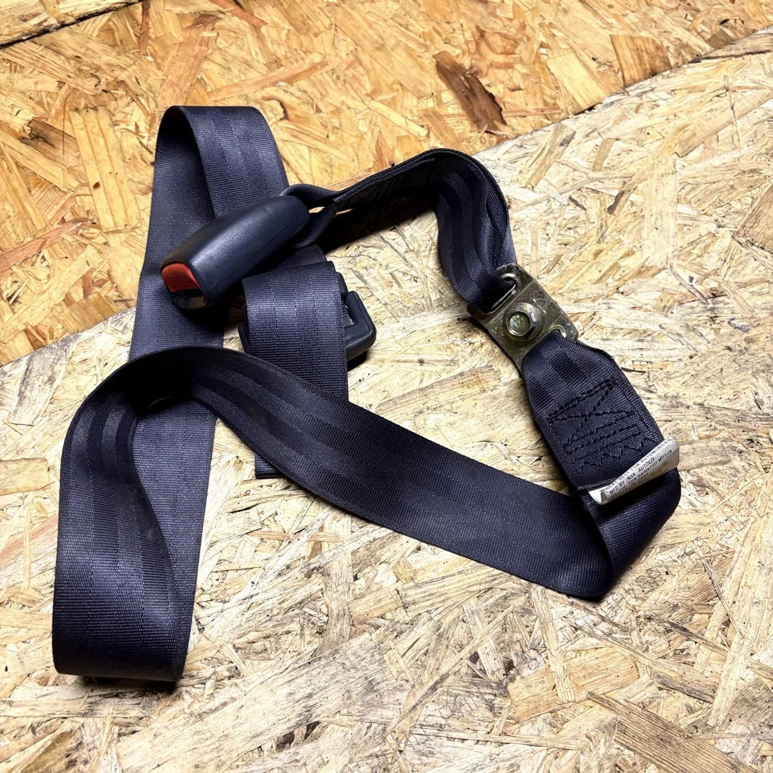 Daihatsu YRV 2001-2004 Rear Centre Seat Belt Buckle Stalk 0430032 NSB053DK06
