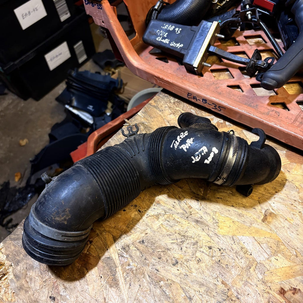 VW AUDI SEAT SKODA TURBO INTAKE AIR PIPE | 3C0129654 | 2008