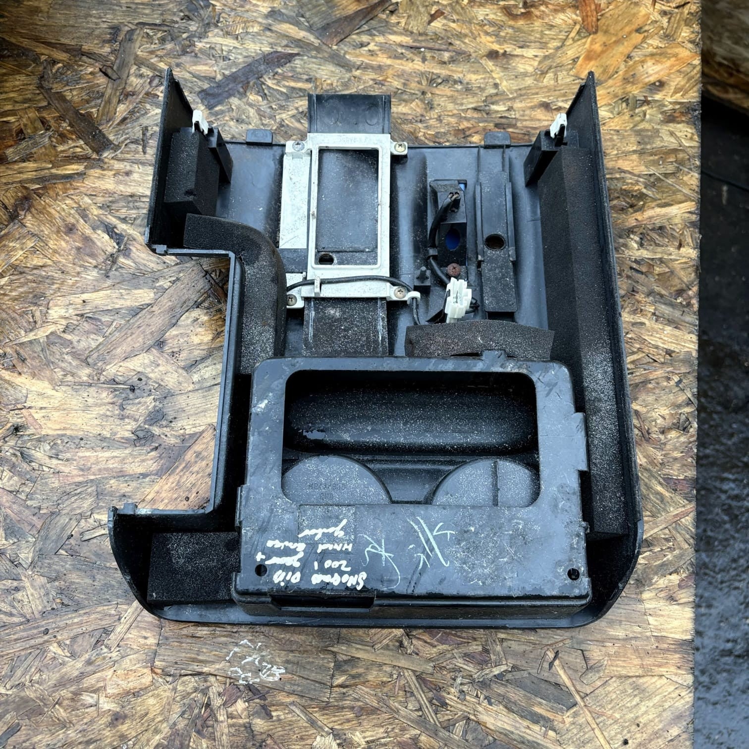 2001MITSUBISHI PAJERO III V7W V6W Cup Holder MR444930 3.20 Diesel 118kw 25503252