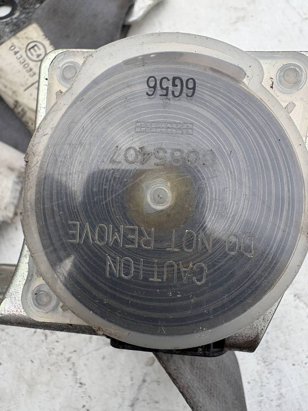 Toyota Seat belt-rear right side C085407