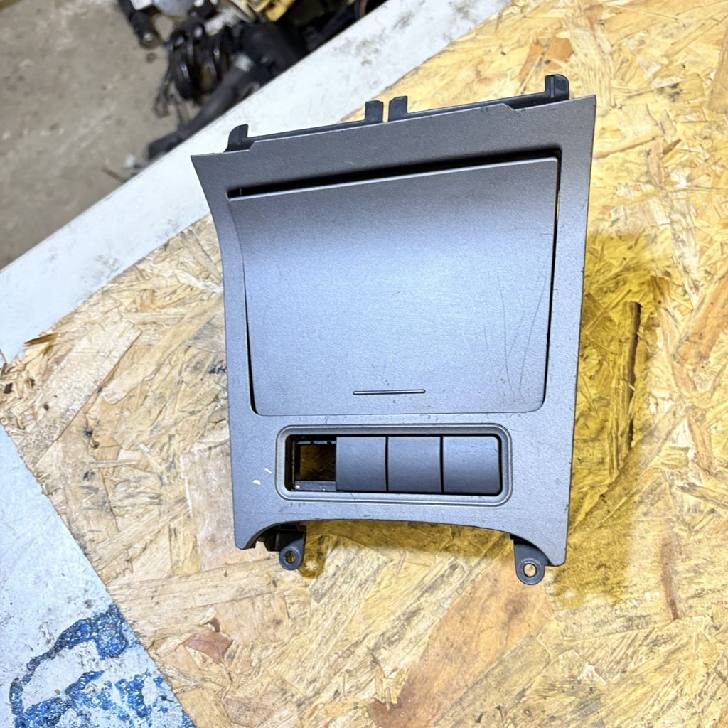 VW Golf MK5 2004-2009 Front Centre Ashtray 1K0863475D