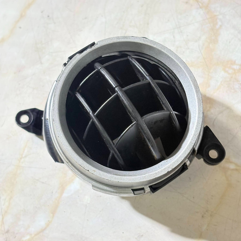 Ford Fiesta Mk6 2002-2008 Right Centre Dashboard Air Vent Driver Side