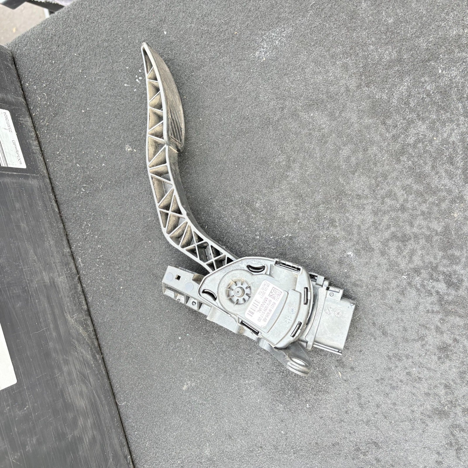 2011 FORD FIESTA ACCELERATOR THROTTLE PEDAL 8V21-9F836-AB
