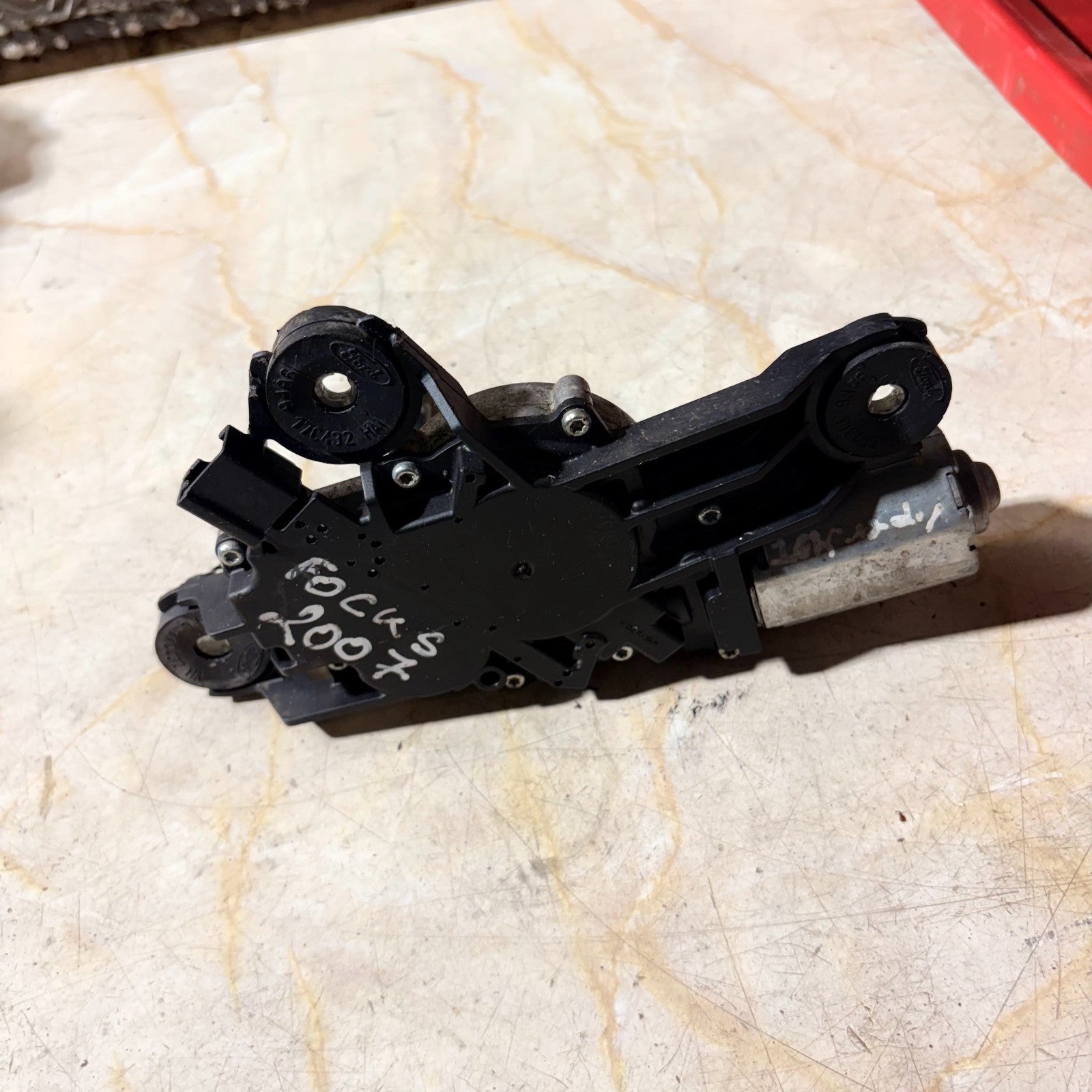 Ford Focus Mk2 2004-2011 Rear Wiper Motor 0390201823