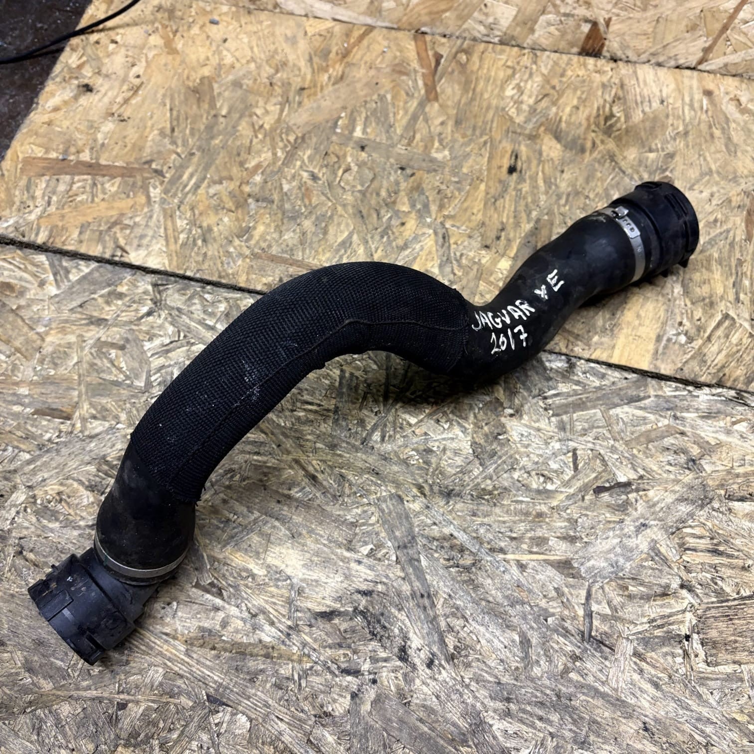JAGUAR XE X760 2.0 DIESEL COOLANT HOSE LINE PIPE 2017 1321148
