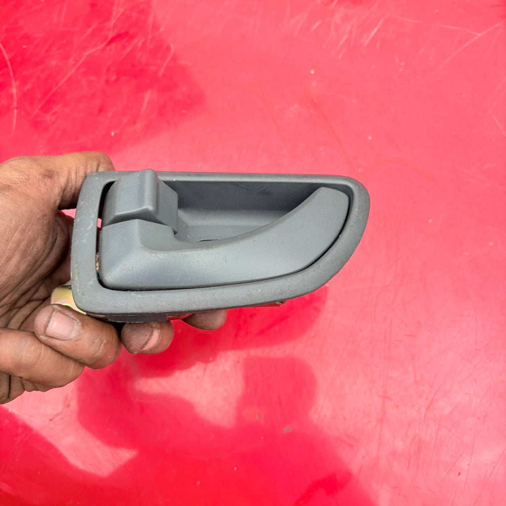Kia Sorento Rear Passenger Side Back Door Interior Handle