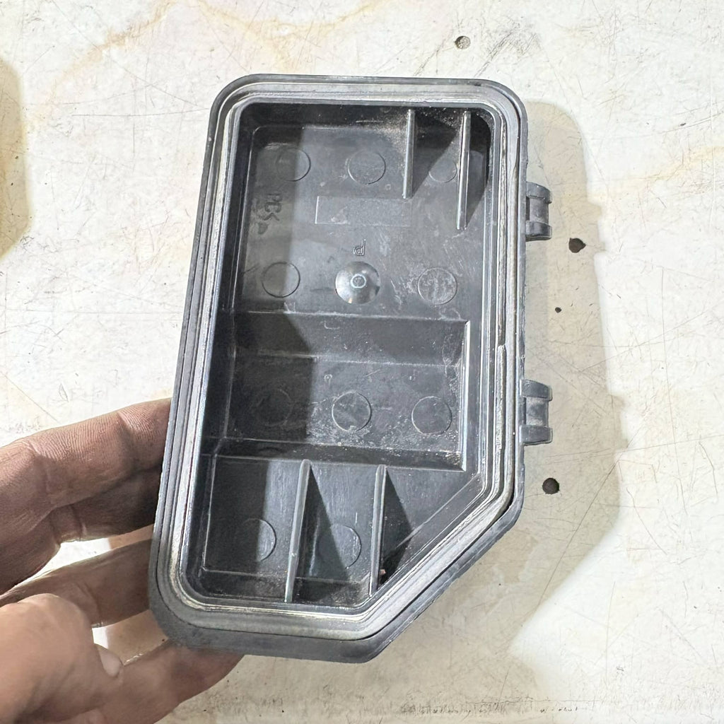 Ford Focus Mk1 Nearside Headlight Bulb dust cover 126149713824