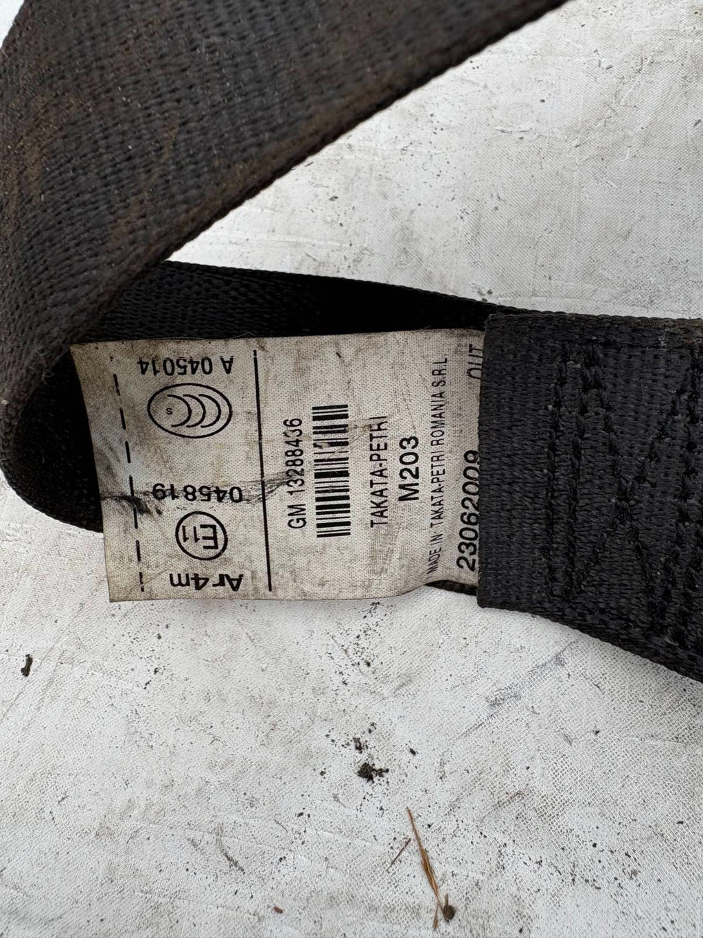 VAUXHALL INSIGNIA A MK1 08-17 REAR SEAT BELT RIGHT OR LEFT SIDE K6944
