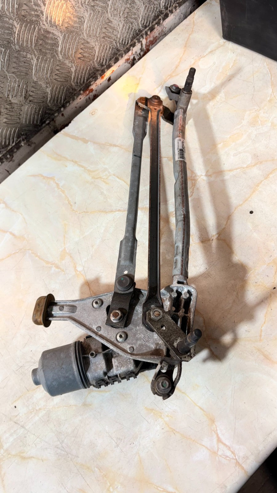 2013 PEUGEOT 208 Front Wiper Motor 0 390 241 578