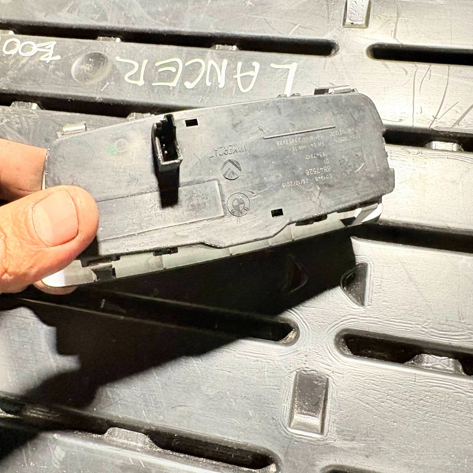 2018 BMW 1 SERIES HEADLIGHT SWITCH 6847526