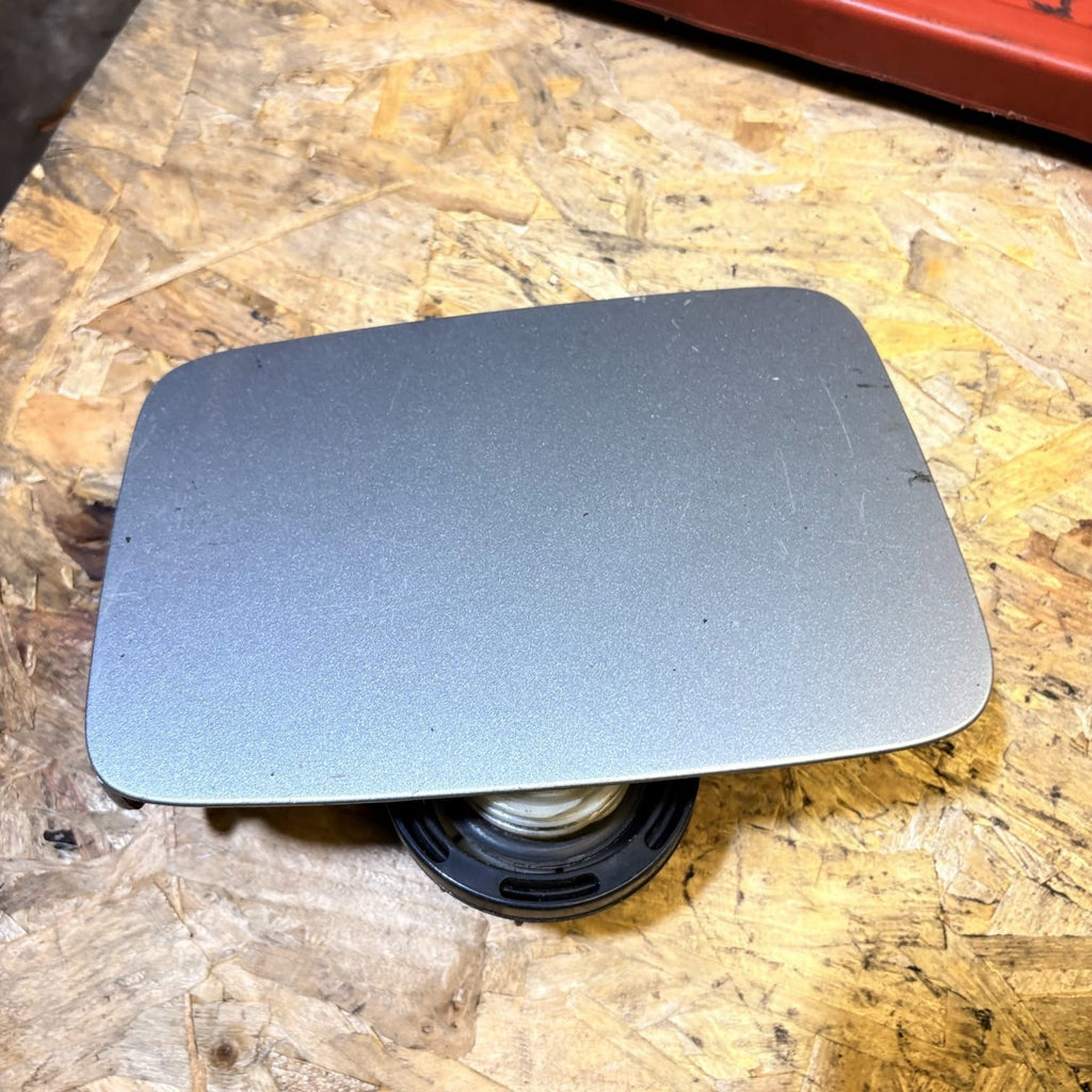 Nissan Juke Mk2 F16 2019-2024 Fuel Filler Flap Door + Diesel Cap 781206PA0A