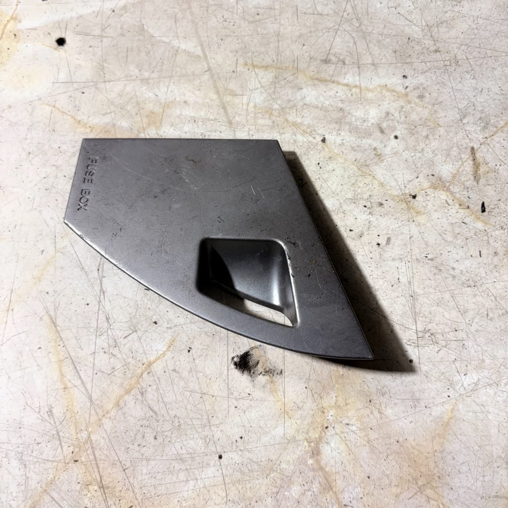Mazda 2 DE 1.4CD 50kW Diesel Interior Fuse box cover D65155551
