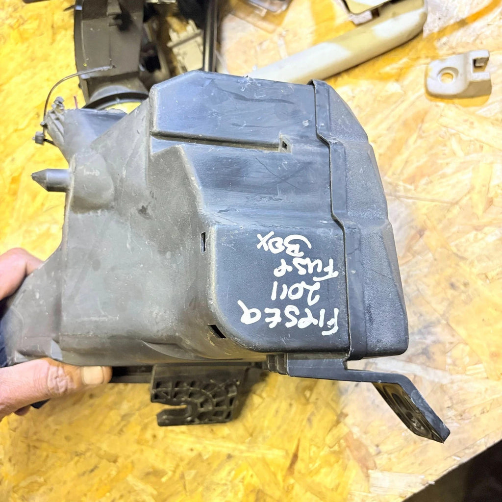 FORD FIESTA 2011 FUSE BOX