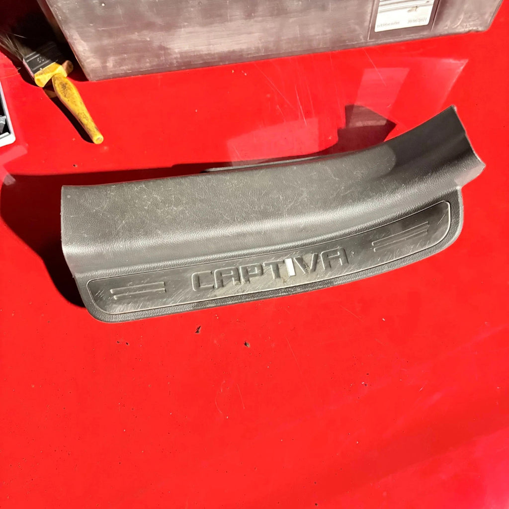 Chevrolet Captiva 2010 Left side Rear Door Step Sill Kick Plate A047002
