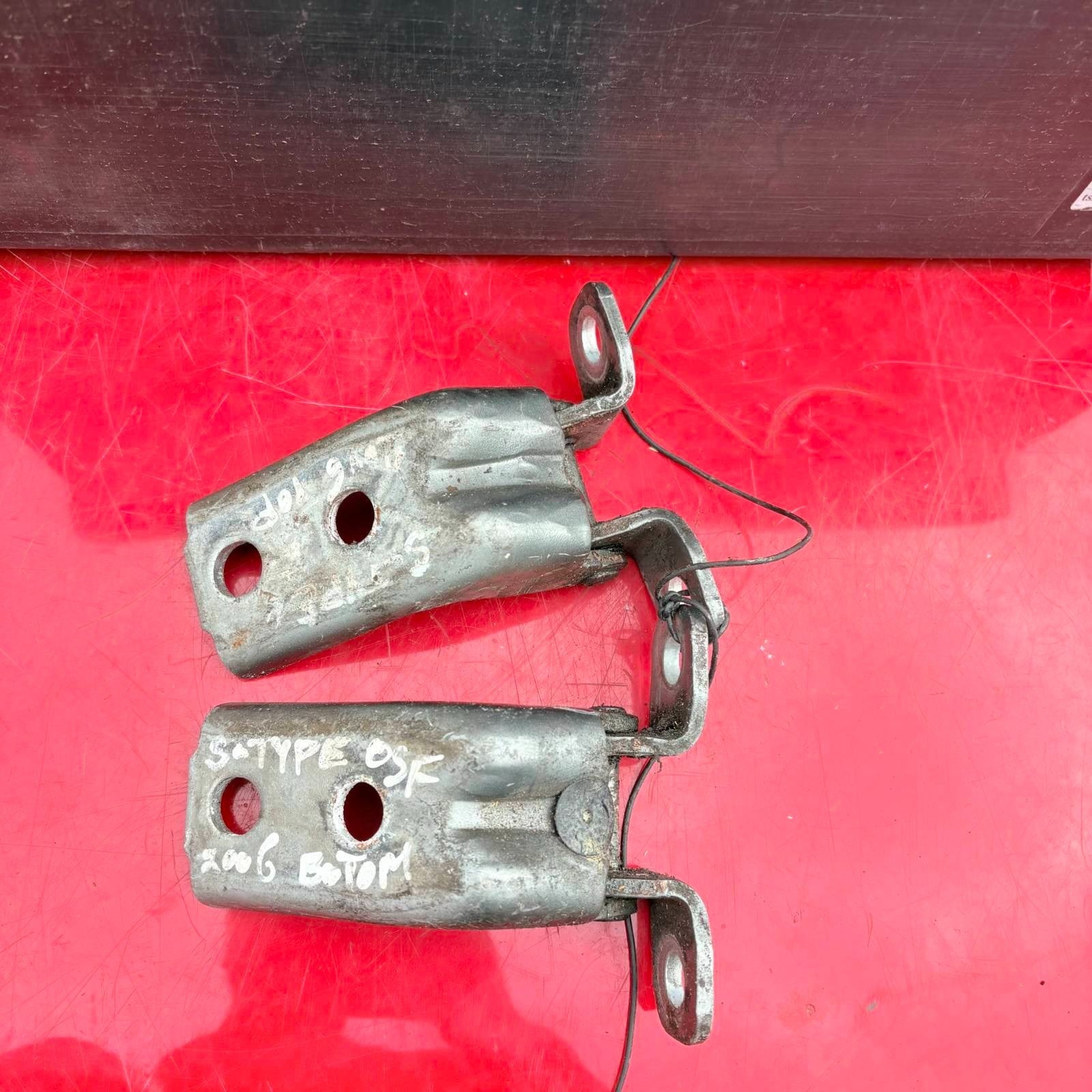 JAGUAR S TYPE DRIVER DOOR HINGES
