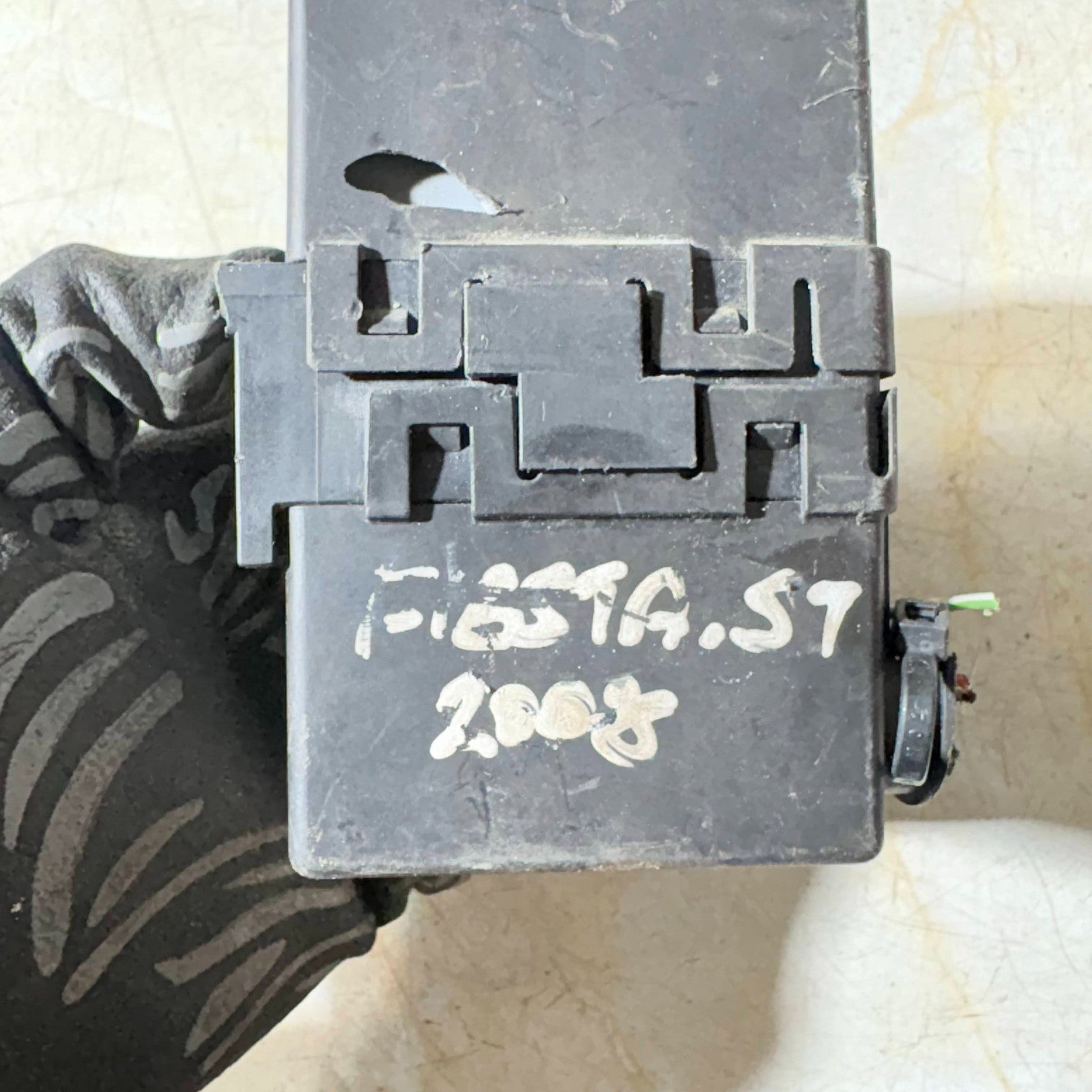 2008 FORD FIESTA FUSE BOX 2S6T-14A076-BA