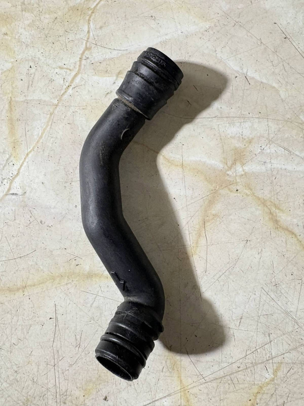 VOLKSWAGEN BREATHER HOSE PIPE 20012637B