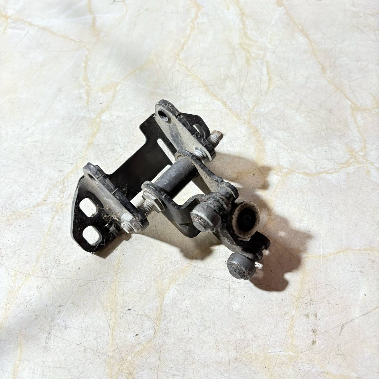 MERCEDES-BENZ Sprinter 313 Cdi Sliding Door Roller guide middle A9067600247