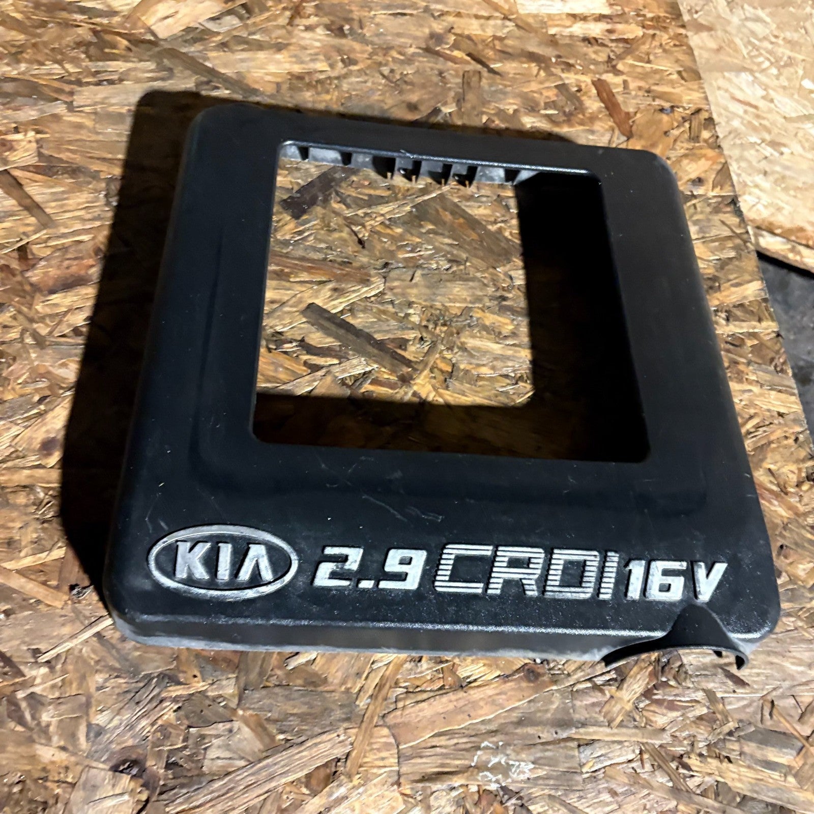 Kia Sedona 2002?2006 2.9 CRDi 16V Diesel Top Engine Cover 28192-4X33