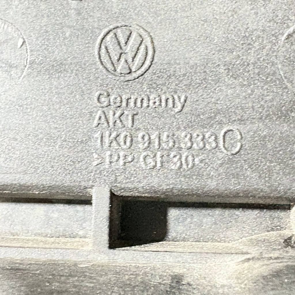 VOLKSWAGEN GOLF MK5 1K 2003-2008  2.0 BATTERY TRAY HOUSING 1K0915333C