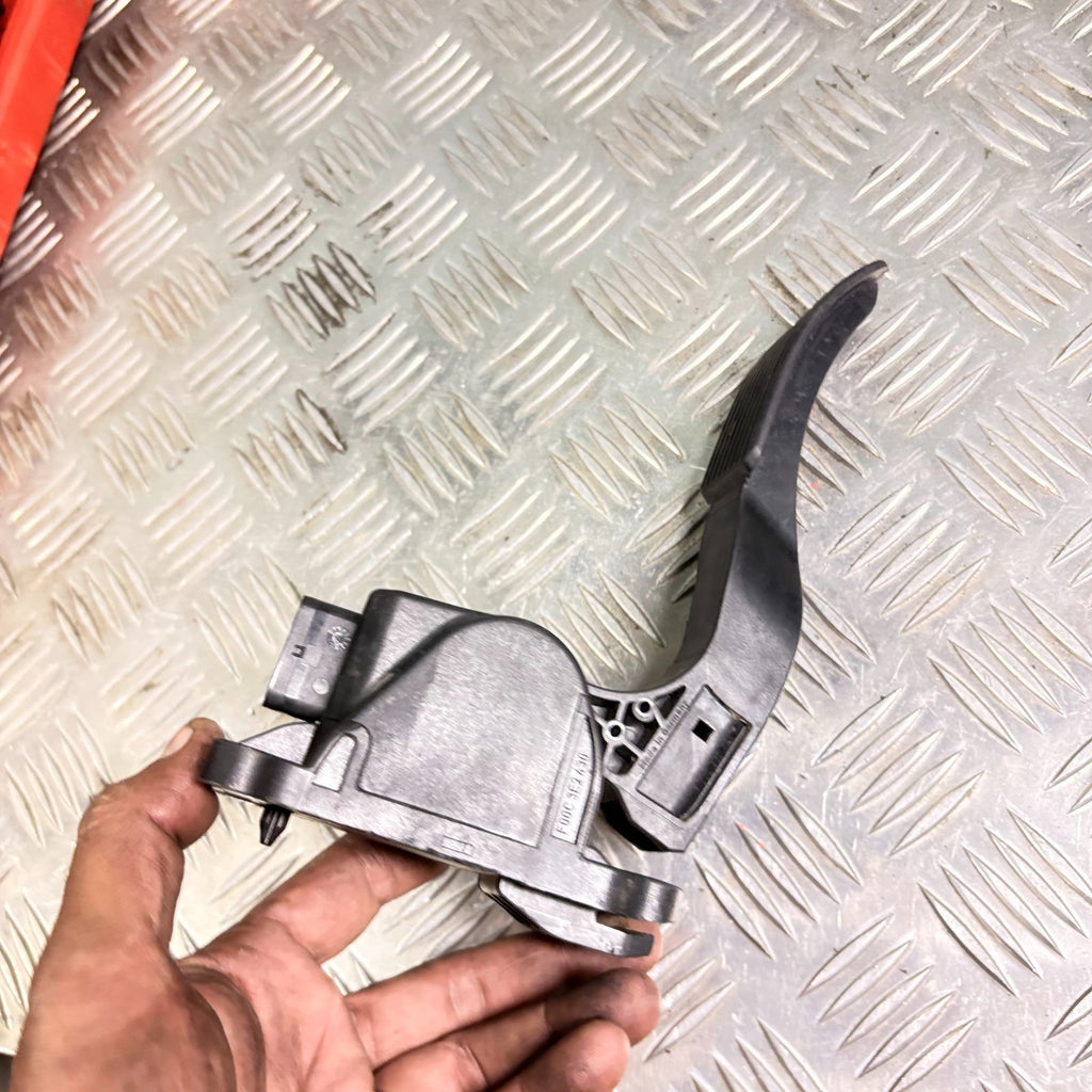 2008 MERCEDES SPRINTER 906 ACCELERATOR THROTTLE PEDAL F00C 3E2430