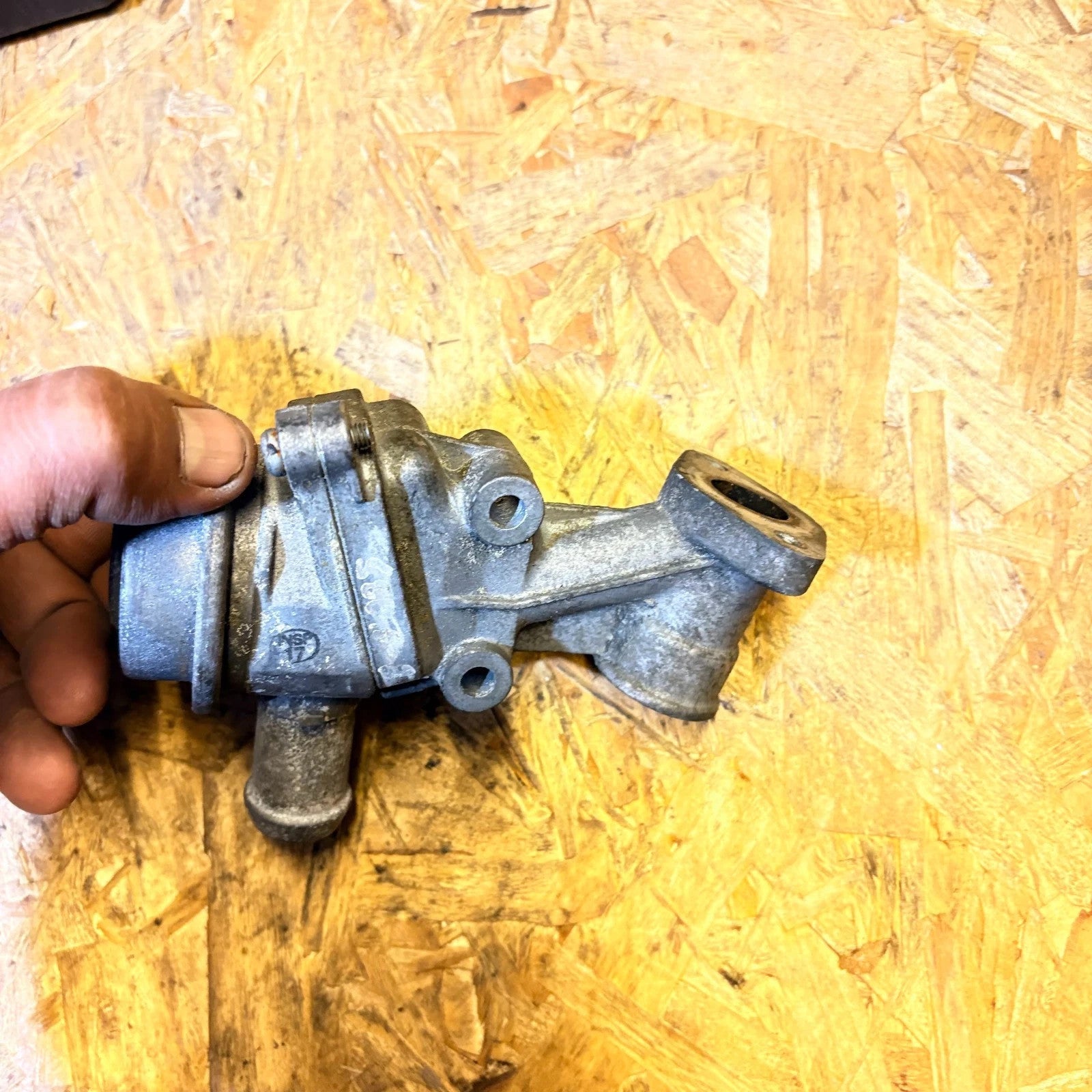 Mercedes C-Class W203 EGR Valve Exhaust Gas Recirculation Vacuum 2003