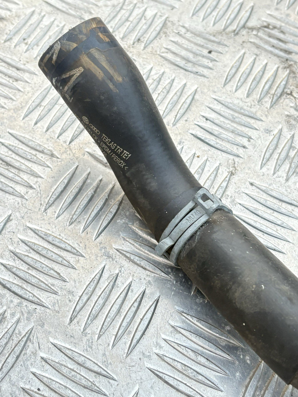 VW POLO MK4 2005-2009 1.4 PETROL BUD RADIATOR LOWER HOSE PIPE 6Q0122051CK