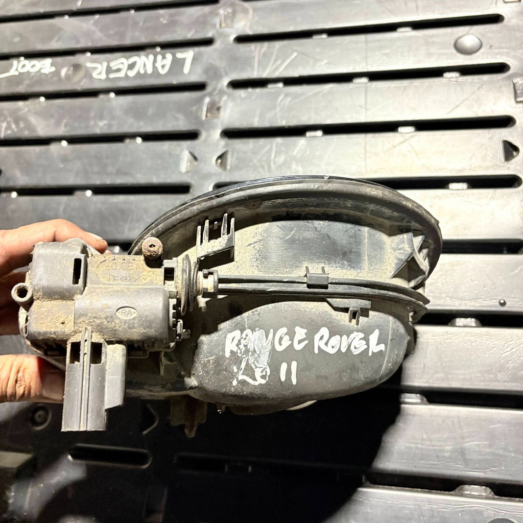 RANGE ROVER 2011 FUEL FLAP GREY BJ32-27936-A/B