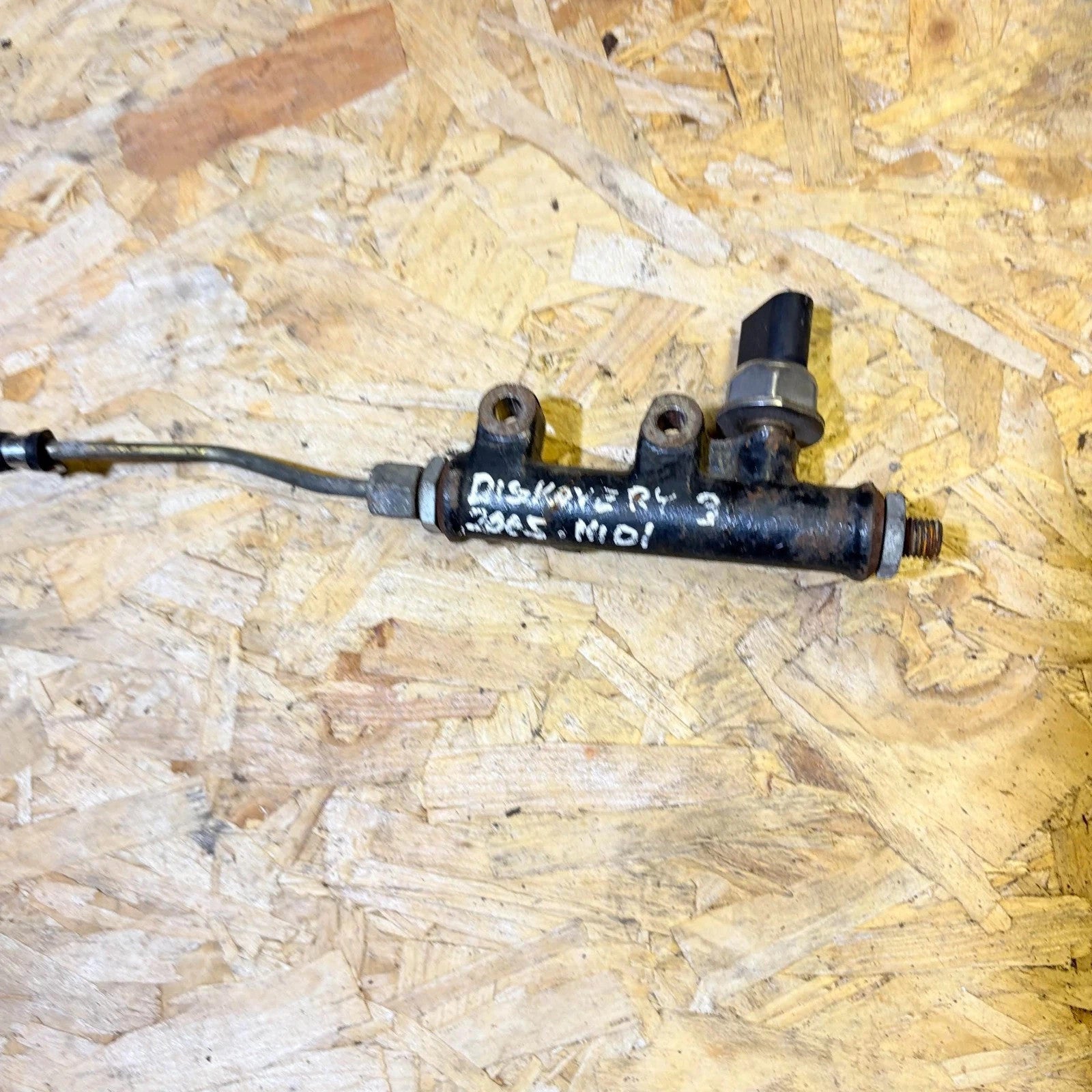 Discovery 3 Range Rover Sport 2.7 TDV6 LH Fuel Rail A2C20001297 2004-09