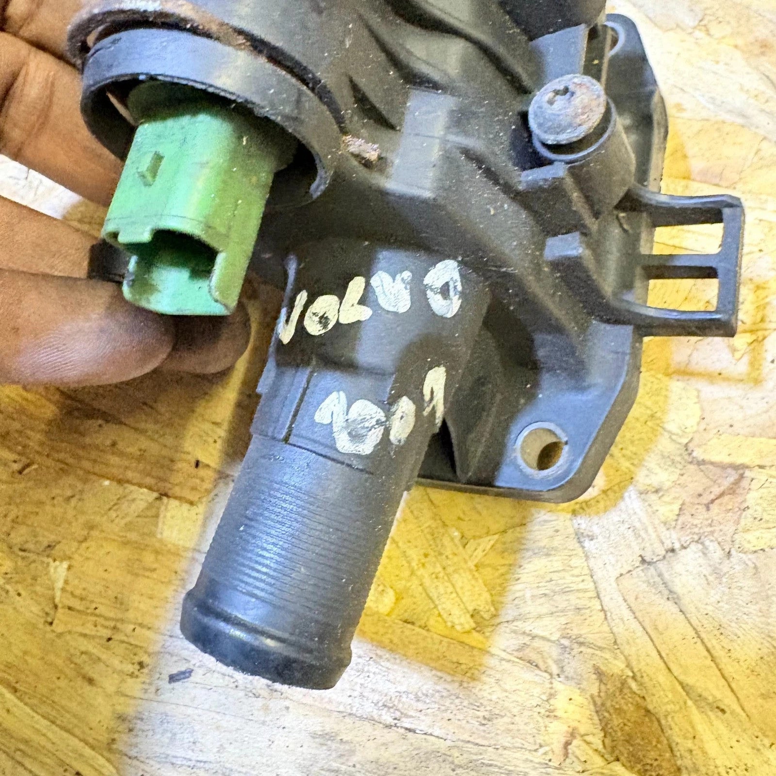 30711526 3M5Q8A586AC Volvo C30 S40 V50 S80 V70 1.6D Thermostat Housing 2005-10