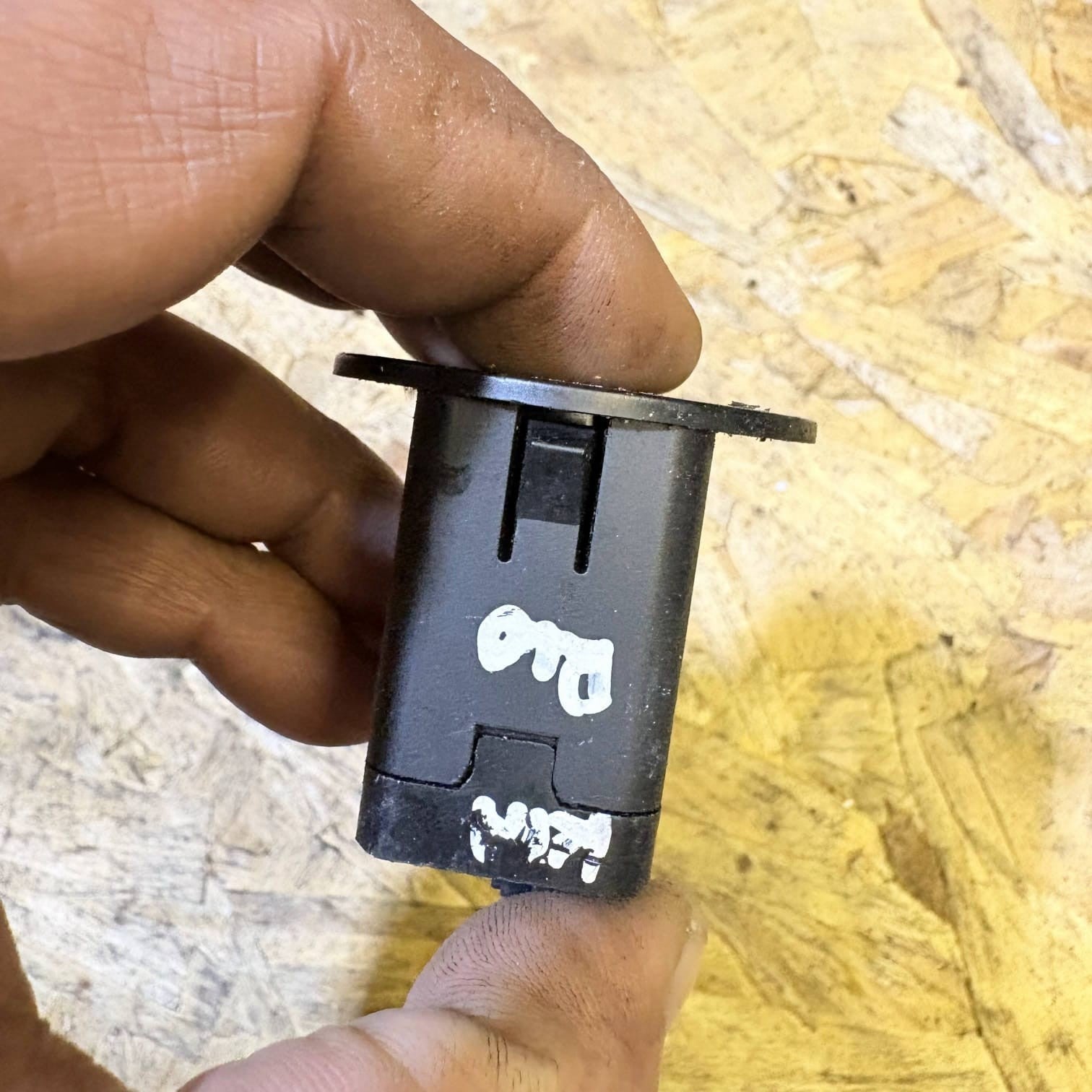 KIA Picanto MK1 Passenger Airbag ON OFF Switch Module