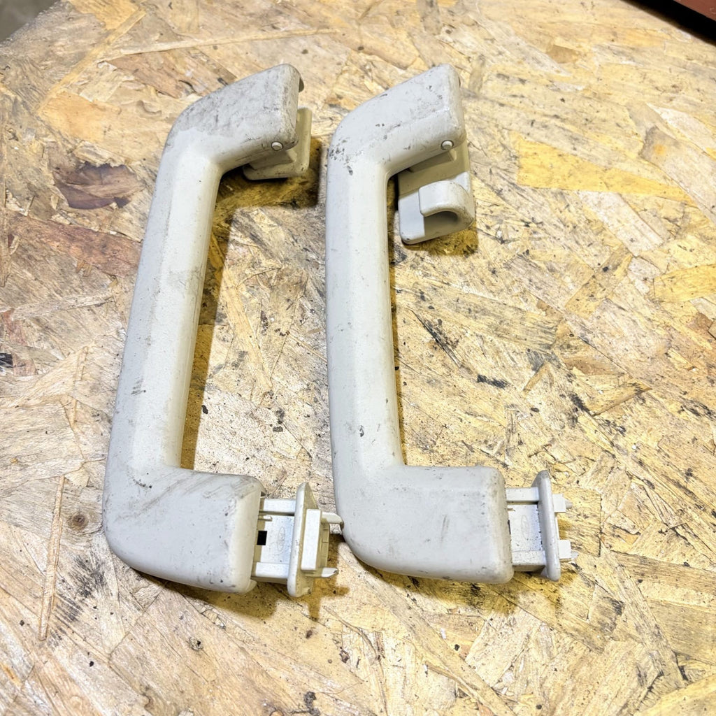 LAND ROVER DISCOVERY 4 ROOF GRAB HANDLE REAR LANDMARK SDV6 MK4 168000180