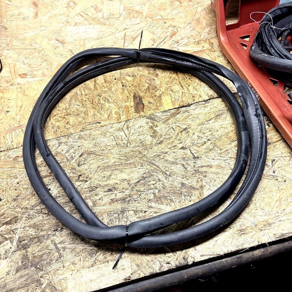 Ford Focus . ST 2015 DRIVER REAR DOOR RUBBER SEAL