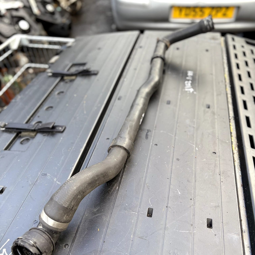 Porsche Cayenne 955 957 3.2 Radiator Coolant Water Pipe Top Hose 7L0122101E 2004